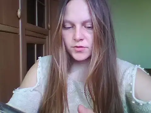 Snapshot of Evasapples chatting on 02/13/25, 12:43 Evasapples online show from 02/13/25, 12:43