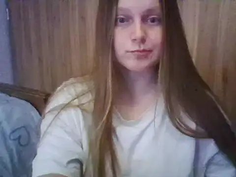 Snapshot of Evasapples chatting on 02/20/25, 09:09 Evasapples online show from 02/20/25, 09:09