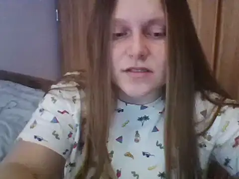 Snapshot of Evasapples chatting on 02/21/25, 11:33 Evasapples online show from 02/21/25, 11:33