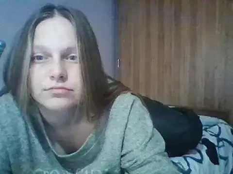 Snapshot of Evasapples chatting on 02/23/25, 09:16 Evasapples online show from 02/23/25, 09:16