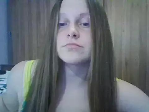 Snapshot of Evasapples chatting on 02/24/25, 06:26 Evasapples online show from 02/24/25, 06:26