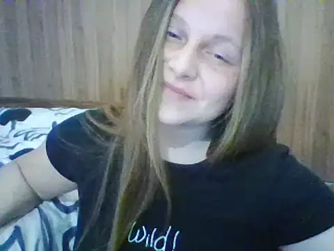 Snapshot of Evasapples chatting on 02/26/25, 05:28 Evasapples online show from 02/26/25, 05:28