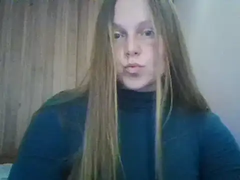 Snapshot of Evasapples chatting on 03/02/25, 06:51 Evasapples online show from 03/02/25, 06:51