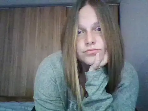 Snapshot of Evasapples chatting on 03/07/25, 08:55 Evasapples online show from 03/07/25, 08:55