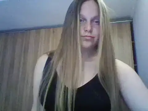 Snapshot of Evasapples chatting on 03/14/25, 07:34 Evasapples online show from 03/14/25, 07:34