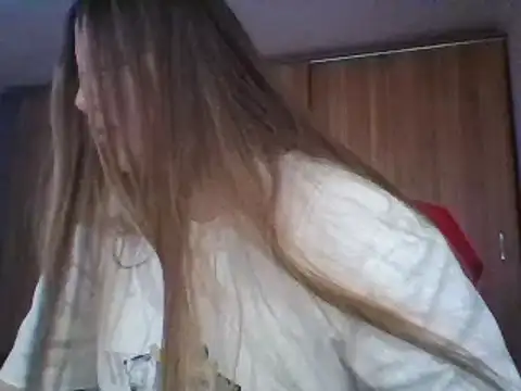 Snapshot of Evasapples chatting on 03/20/25, 06:42 Evasapples online show from 03/20/25, 06:42