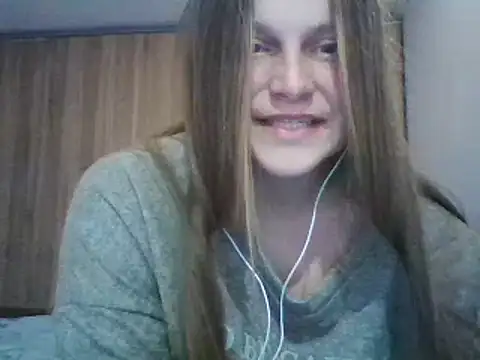 Snapshot of Evasapples chatting on 03/21/25, 04:51 Evasapples online show from 03/21/25, 04:51