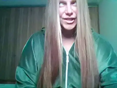 Snapshot of Evasapples chatting on 09/11/25, 12:27 Evasapples online show from 09/11/25, 12:27