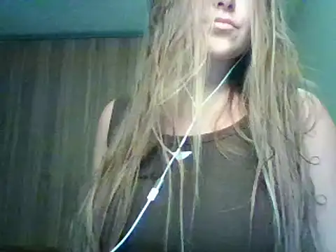 Snapshot of Evasapples chatting on 09/13/25, 06:51 Evasapples online show from 09/13/25, 06:51