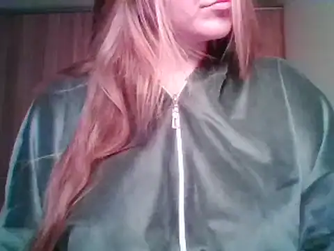 Snapshot of Evasapples chatting on 10/01/25, 09:10 Evasapples online show from 10/01/25, 09:10