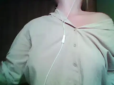 Snapshot of Evasapples chatting on 10/07/25, 10:07 Evasapples online show from 10/07/25, 10:07