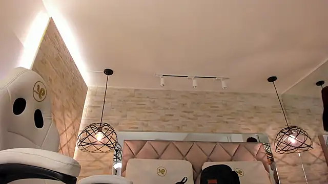 dorothy vegga online show from 02/14/25, 04:26