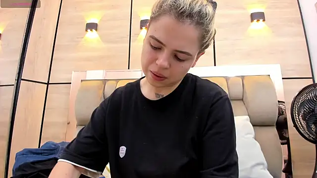 dorothy vegga online show from 12/20/25, 04:08