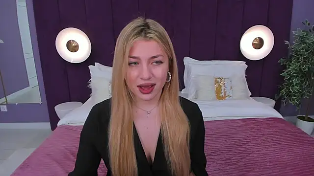 HelenaMorgan online show from 02/08/25, 09:13