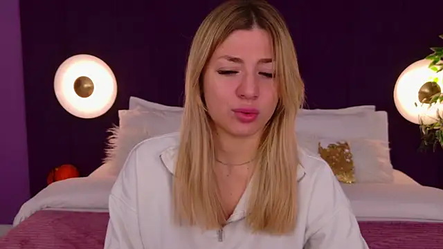 HelenaMorgan online show from 10/21/25, 03:07