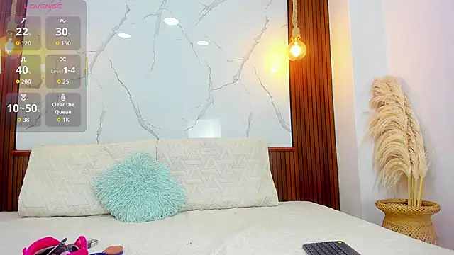 Realbadbxtch online show from 11/06/25, 05:14