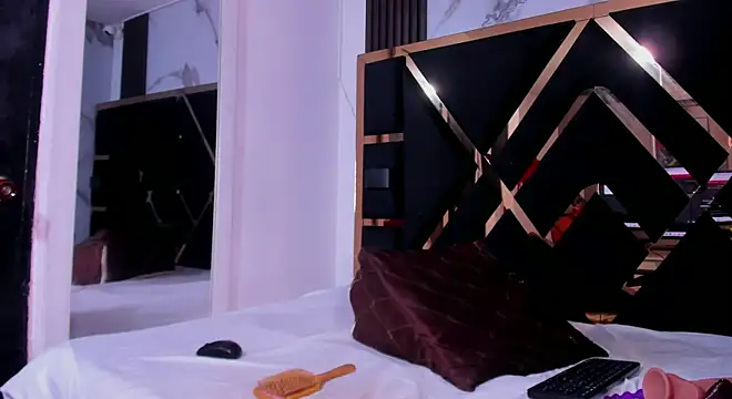 tifany bigdick online show from 10/12/25, 05:45