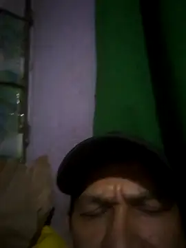 Snapshot of ardiente47 chatting on 09/21/25, 03:30 ardiente47 online show from 09/21/25, 03:30