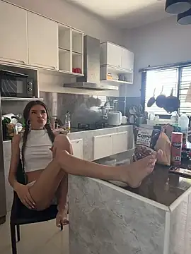 Snapshot of dreamgirls100 chatting on 12/31/24, 06:37 dreamgirls100 online show from 12/31/24, 06:37