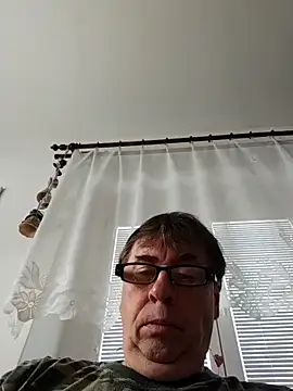 Snapshot of Lisak951 chatting on 05/19/26, 03:40 Lisak951 online show from 05/19/26, 03:40