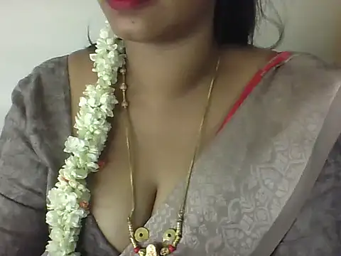 Snapshot of Sexy-Shalinii chatting on 05/29/26, 02:26 Sexy-Shalinii online show from 05/29/26, 02:26