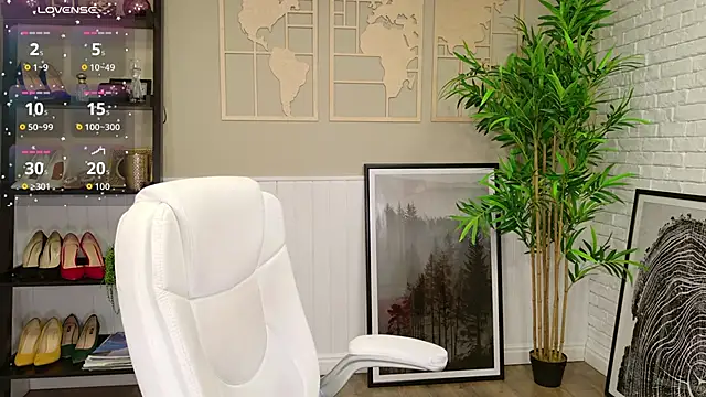 LadyLeea online show from 09/25/25, 05:33