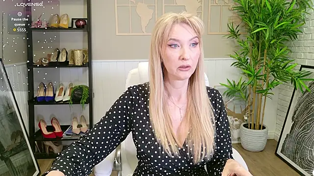 LadyLeea online show from 05/06/26, 05:14