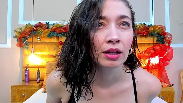 Snapshot of adarussell chatting on 01/05/25, 02:08 adarussell online show from 01/05/25, 02:08