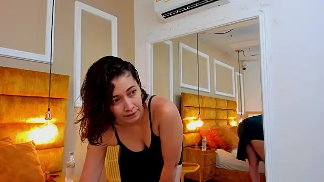 Snapshot of adarussell chatting on 01/28/25, 01:05 adarussell online show from 01/28/25, 01:05