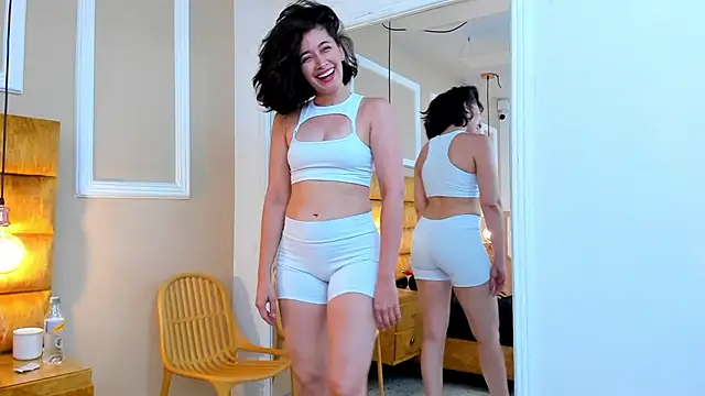 Snapshot of adarussell chatting on 01/31/25, 04:48 adarussell online show from 01/31/25, 04:48