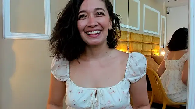 Snapshot of adarussell chatting on 02/09/25, 02:07 adarussell online show from 02/09/25, 02:07