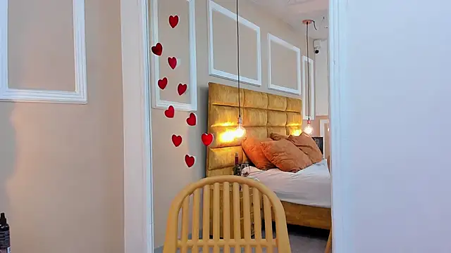 Snapshot of adarussell chatting on 02/14/25, 07:23 adarussell online show from 02/14/25, 07:23