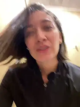 Snapshot of adarussell chatting on 10/01/25, 04:57 adarussell online show from 10/01/25, 04:57