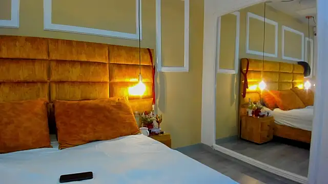 Snapshot of adarussell chatting on 12/01/25, 02:11 adarussell online show from 12/01/25, 02:11