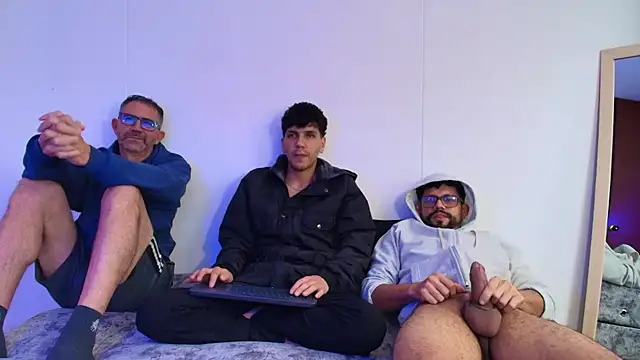 Benjamin show online show from 12/16/25, 02:22