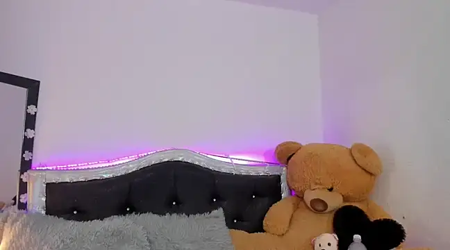 JanneKim online show from 02/04/25, 05:23