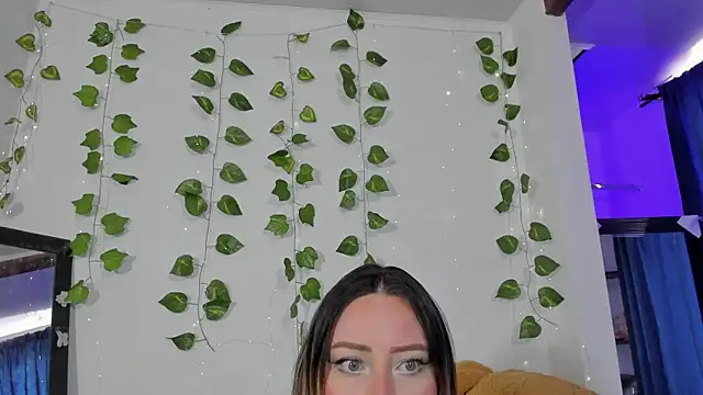 JanneKim online show from 10/28/25, 03:04