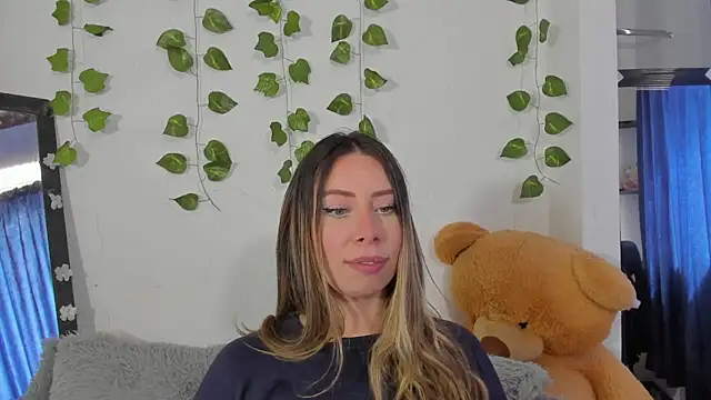 JanneKim online show from 10/30/25, 02:40