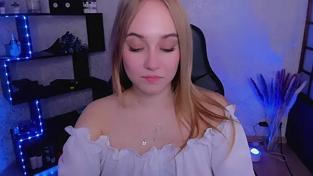 LianaBright online show from 01/26/25, 05:23