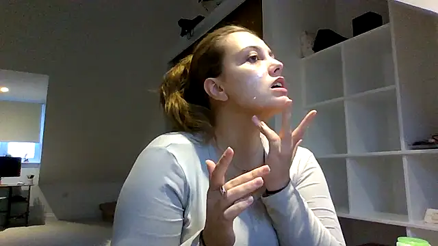 Krystal Tx online show from 10/26/25, 04:02