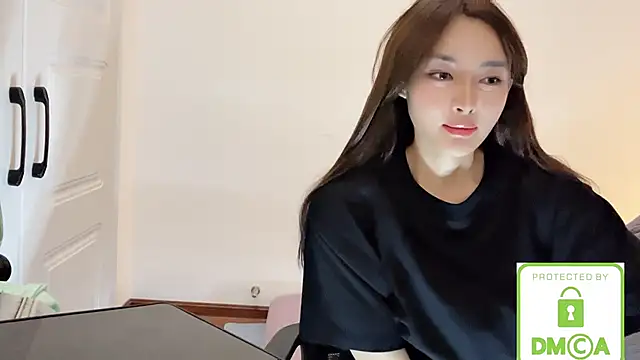 Snapshot of SarahYang chatting on 05/15/26, 06:20 SarahYang online show from 05/15/26, 06:20