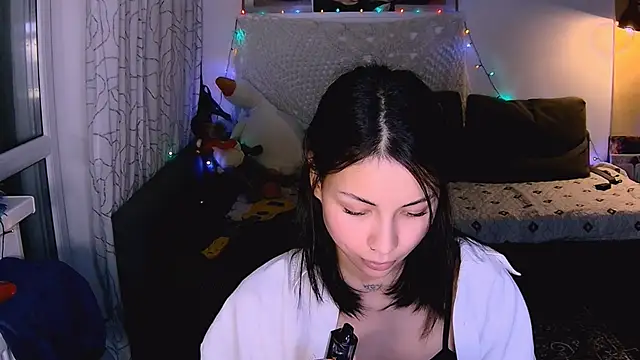 valorant girl online show from 01/09/25, 05:43