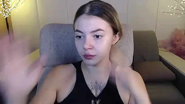 Snapshot of Ritaneer chatting on 03/18/25, 09:09 Ritaneer online show from 03/18/25, 09:09