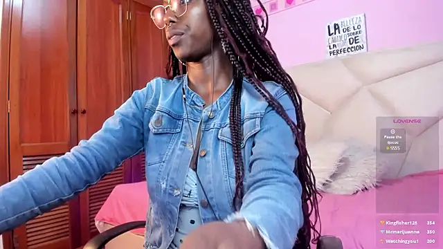 Snapshot of CoccoBele69 chatting on 12/07/24, 03:36 CoccoBele69 online show from 12/07/24, 03:36