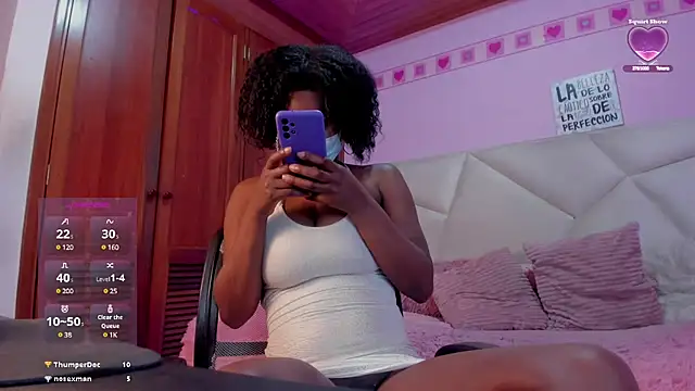 Snapshot of CoccoBele69 chatting on 03/18/25, 10:04 CoccoBele69 online show from 03/18/25, 10:04