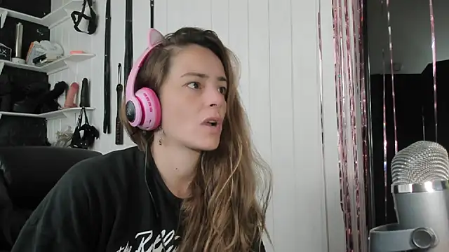 jessiburningheels online show from 11/07/25, 12:27