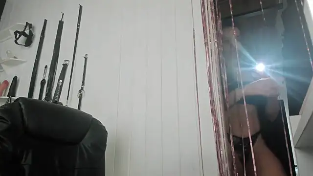 jessiburningheels online show from 11/11/25, 10:26