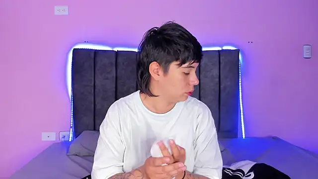 AbbySmiitth  online show from 02/13/25, 12:43