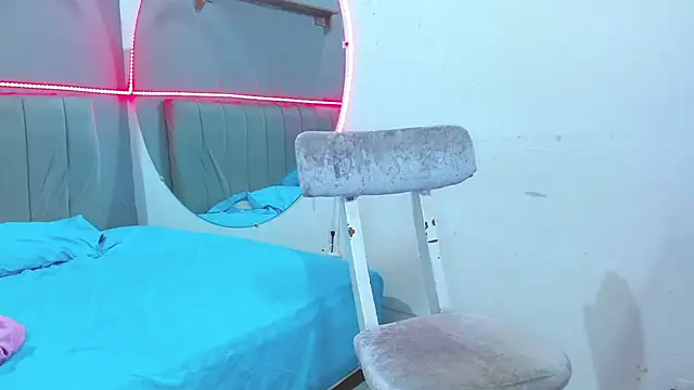 minimi naty online show from 12/05/24, 08:00