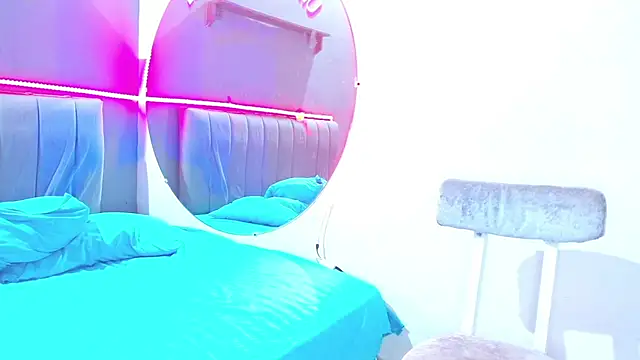 minimi naty online show from 02/10/25, 10:30